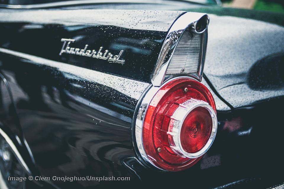 Thunderbird © Clem Onojeghuo/Unsplash.com