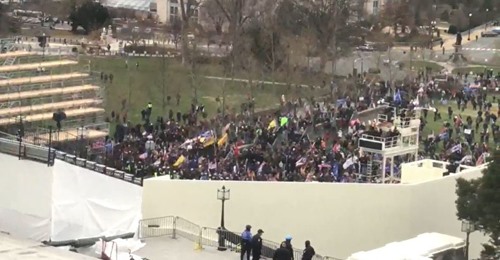 Crowd masses outside the US Capitol; many made it inside (photo: Fox News)