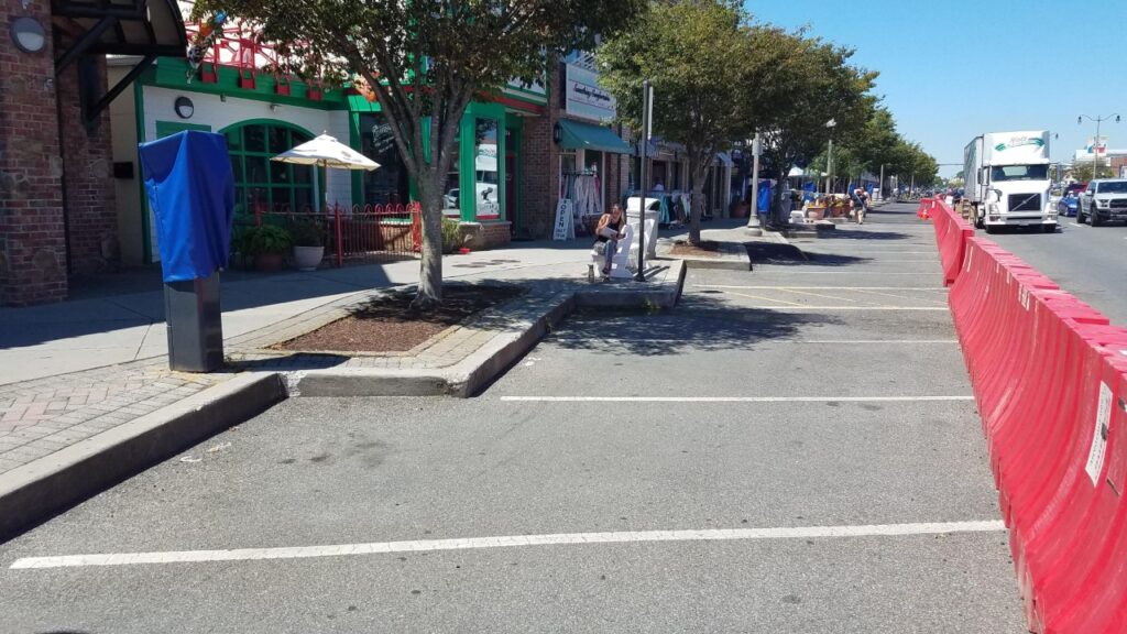 Outdoor dining barriers during 2020 (photo: City of Rehoboth Beach)