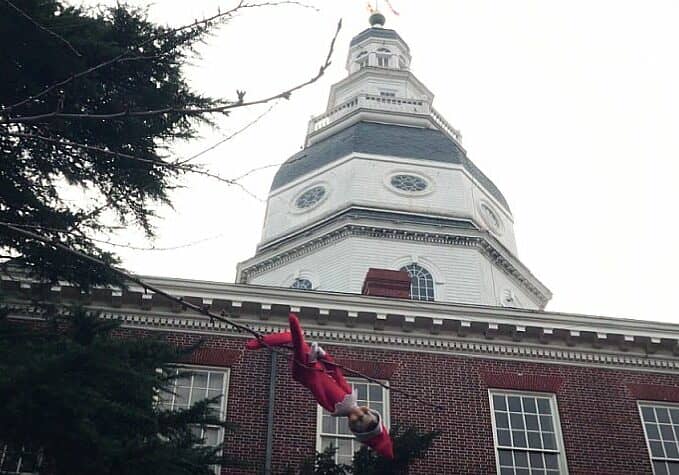 MD-XMAS-StateHouse-JingleElf