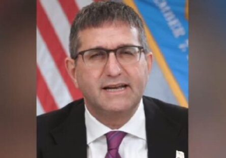 2025 DE GOV MATT MEYER 2