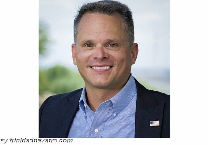 DE Ins Comm-TrinidadNavarro