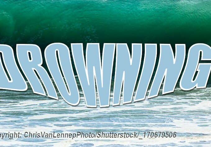 Big_wave-© ChrisVanLennepPhoto/shutterstock_170679506
