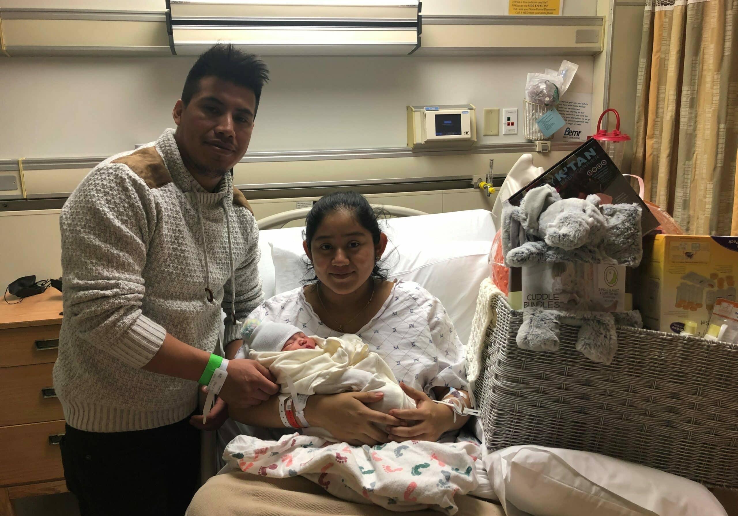 Maria Manjarrez, Silvestre Gomez, and first Beebe Baby of 2021, Emely.