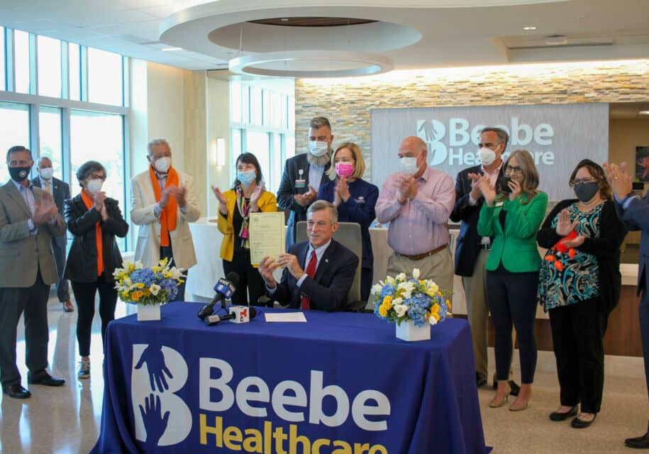 Living Donor Protection Act signed at Beebe Healthcare (photo courtesy of Delaware State Senate Republican Caucus)