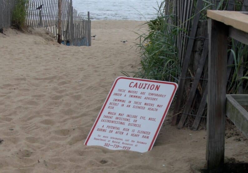 Rehoboth Avenue recreational water swimming advisory, July 28, 2022. Image courtesy WGMD/Alan Henney.