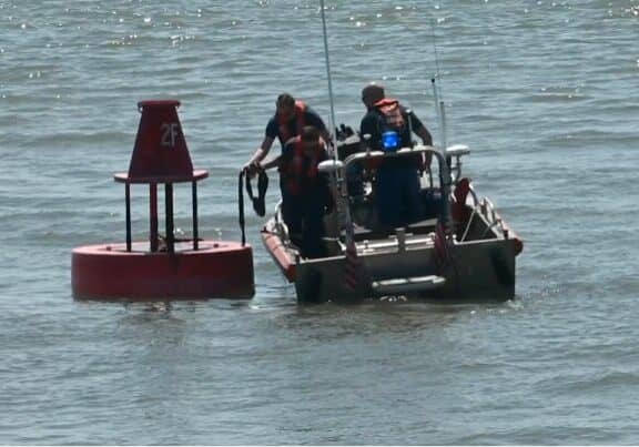 The crew of U.S. Coast Guard cutter William Tate coordinated with a Pennsylvania Army National Guard 28th Expeditionary Combat Aviation Brigade Chinook helicopter aircrew to retrieve a beached buoy from Cape May, New Jersey's shore, May 1, 2024. The beached buoy was brought back to U.S. Coast Guard Sector Delaware Bay in Philadelphia for repairs and future use. (U.S. Coast Guard video by Petty Officer 3rd Class Carmen Caver)