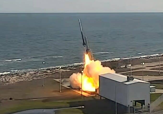 WallopsFF-BlackBrant-SoundingRocketLaunch-EclipseDay