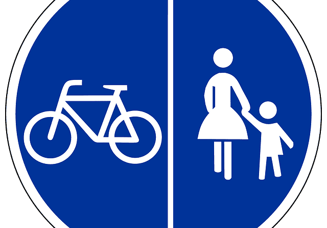 traffic-sign-6642_640